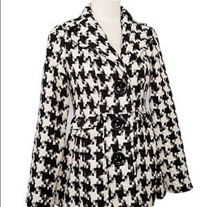 Candie’s Houndstooth Coat 🖤